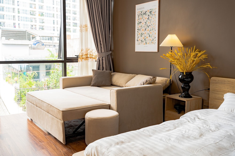 Aimee House - Pham Hong Thai