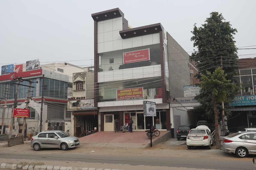 OYO 10916 Aashirwad Residency