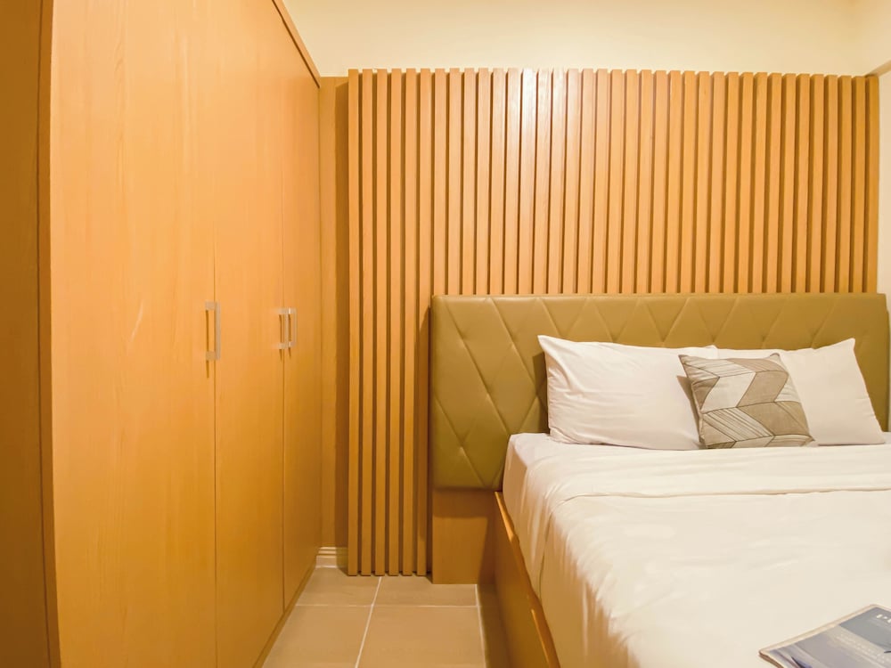 Cozy And Minimalist 1Br With Working Room Meikarta Apartment