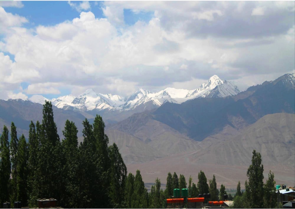 TIH Nezer View Guest House