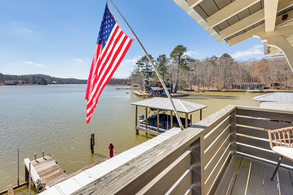 Lake Access & Boat Dock: Getaway in Dadeville!