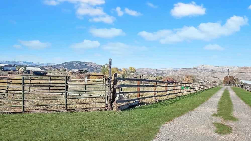 Timeless Mesa Hideaway 2 Bedroom Cabin