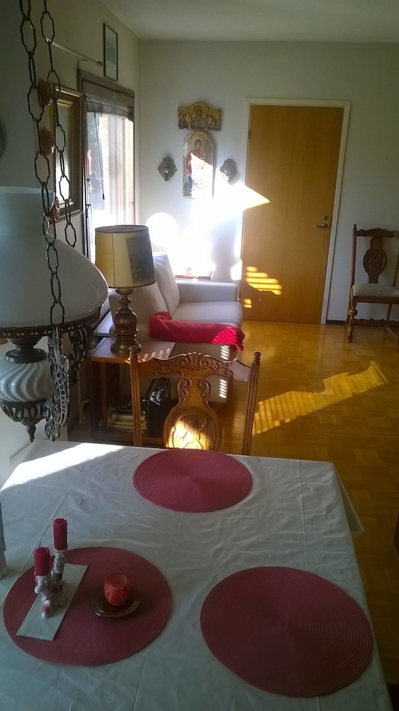 Spacious 4 Room Apartment & Sauna