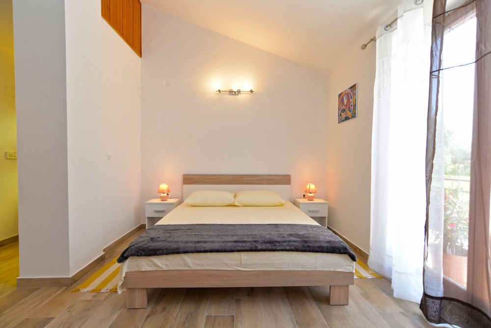 Apartment 1674 view 3