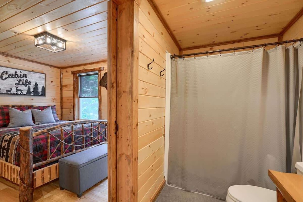 Seven Pines Cabin - Secluded in Hocking Hills