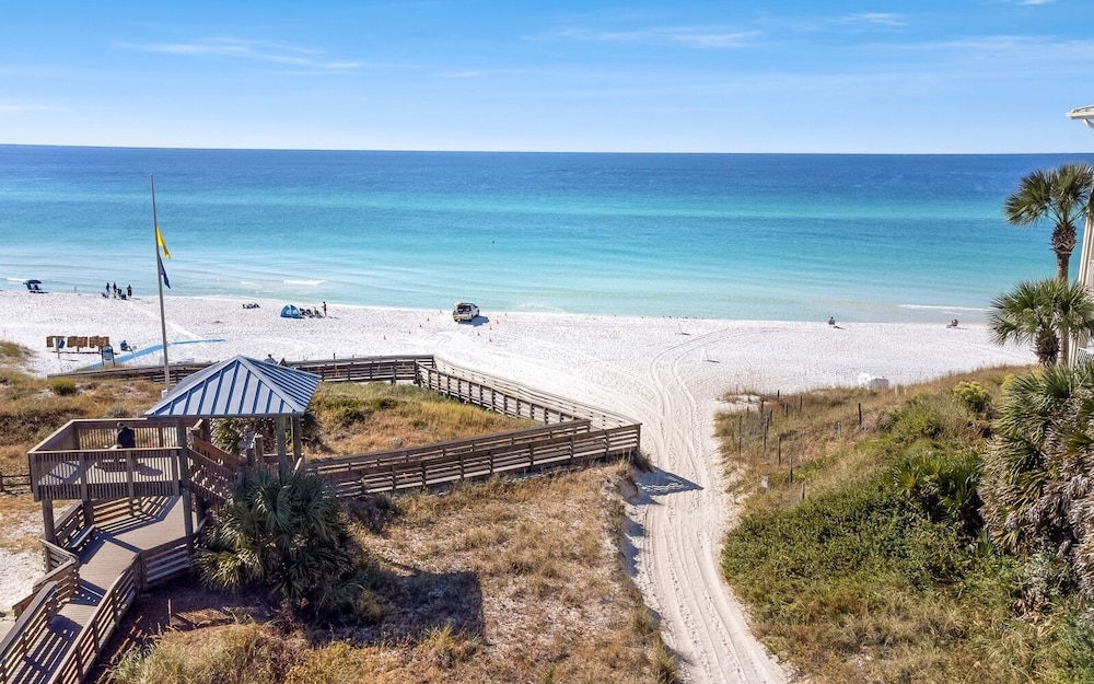 5BR Home w/ Private Heated Pool, Golf Cart, 4 Bikes, Near 30a!