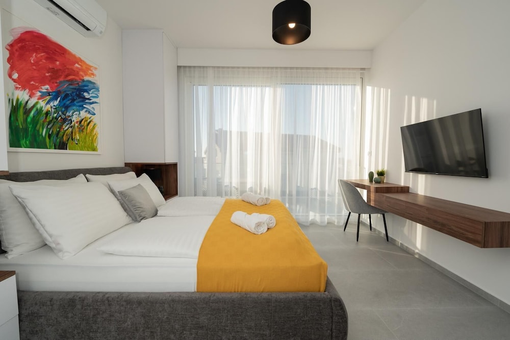 Villa Cataleya with private heated pool