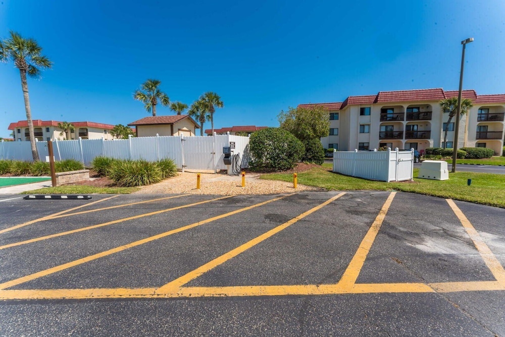 Mystic Sands I Steps To Beach I Free Activities 2 Bedroom Condo