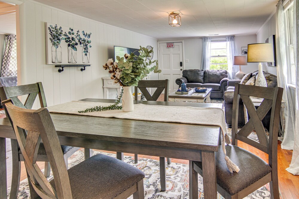 Private Hot Tub: Cottage Near Hikes & Pigeon River