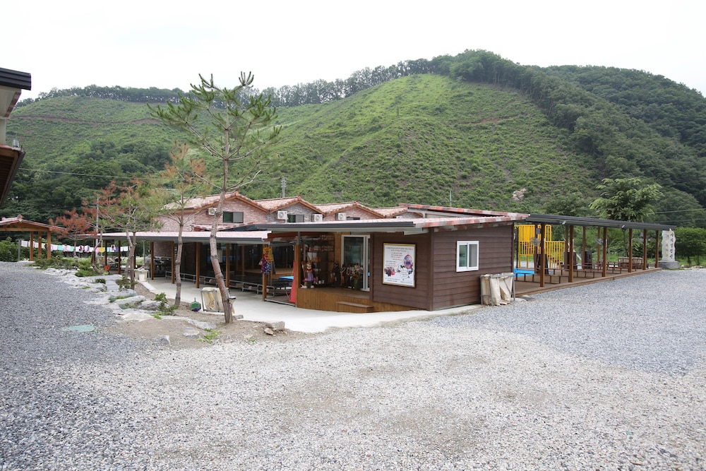 Photo 12