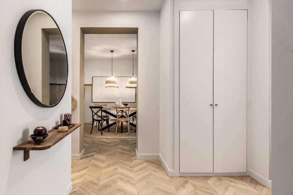 Garos - 2 Bedrooms in Malasa a
