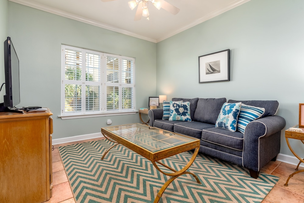 Dauphin Luv B - Beach Club #201-b 2 Bedroom Condo