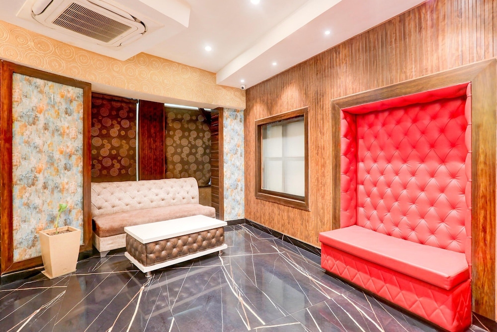 Luxurious Family Retreat With Pool in Patna