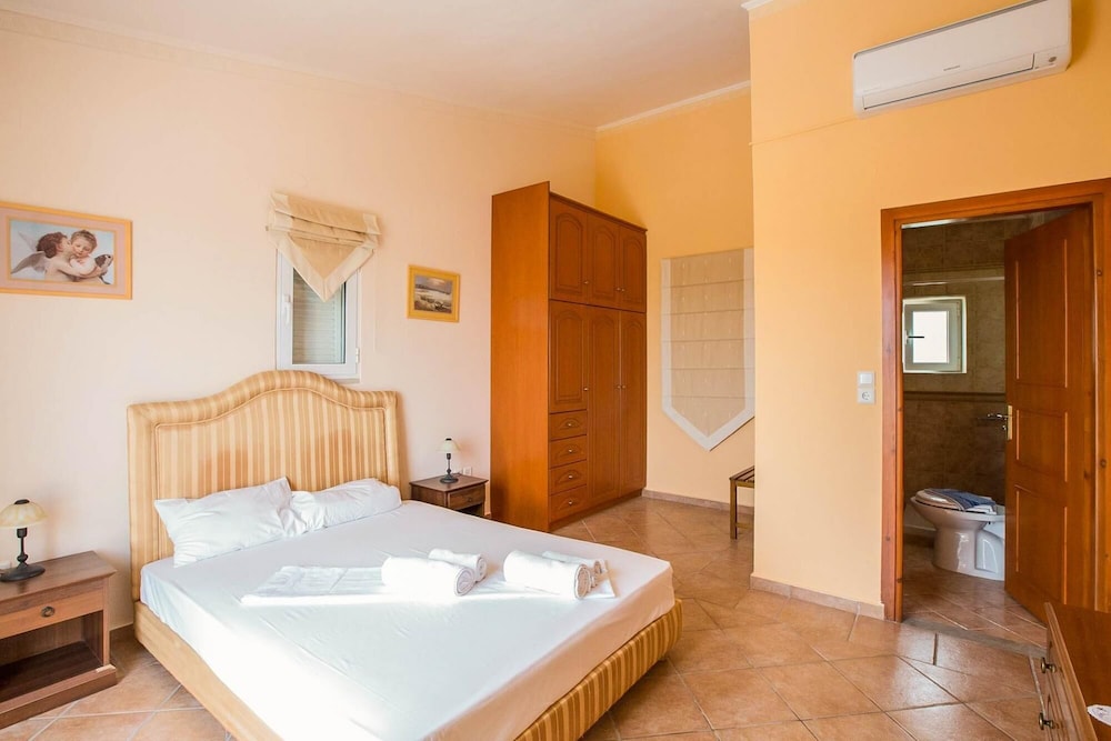 Villa Callistemon Large Private Pool Sea Views A C Wifi - 3269 view 2