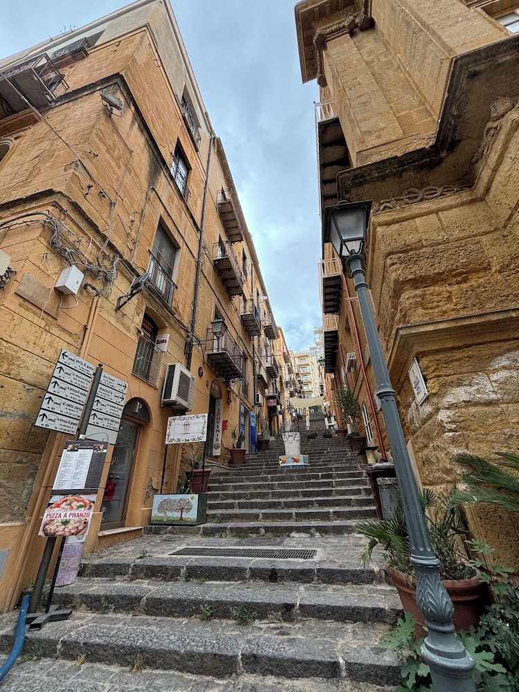 La scala di Athena