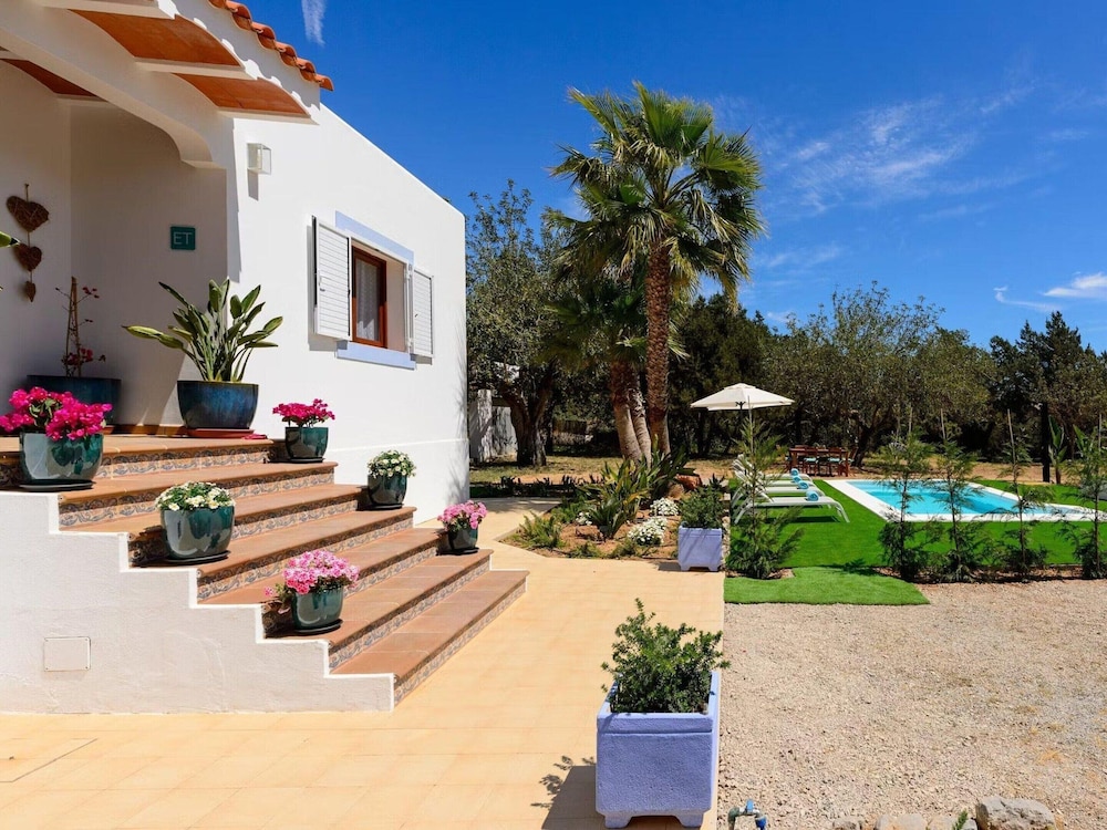 Attractive Villa With Private Pool