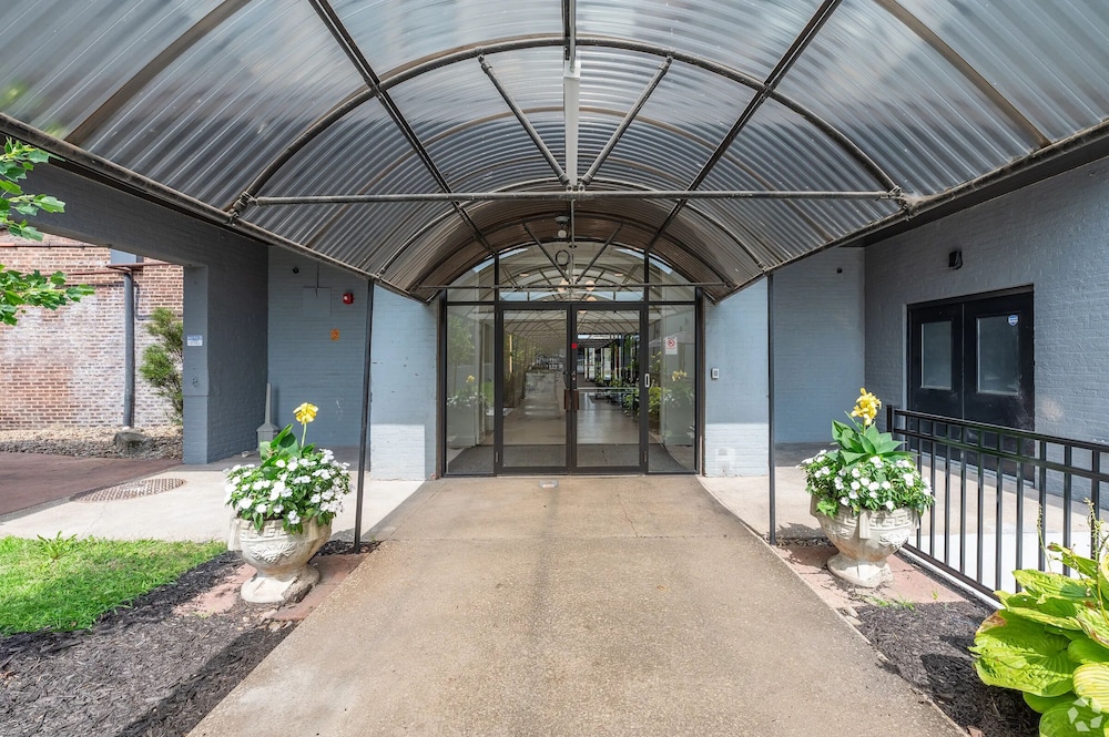 Landing Furnished Apartments Central Cleveland