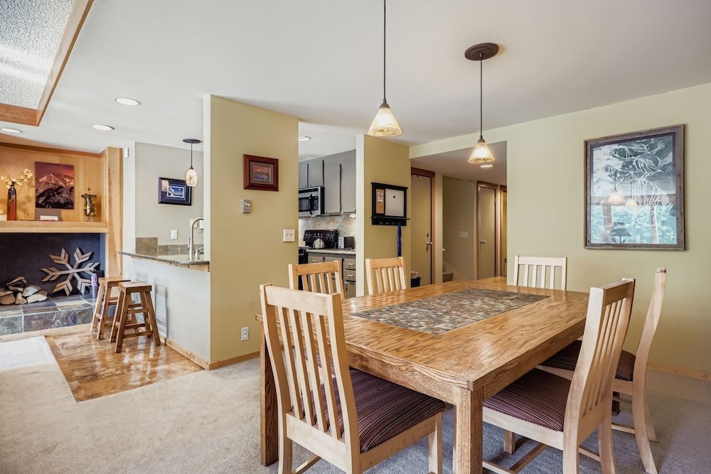 1806 Decatur 2 Bedroom Condo