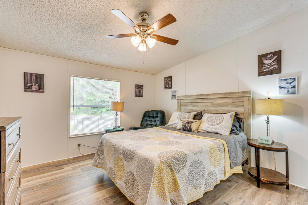 Home Near Navarre & Pensacola Beaches!