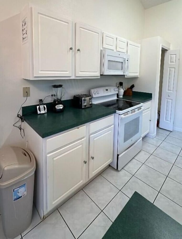 South Facing W/ Private Pool & Spa