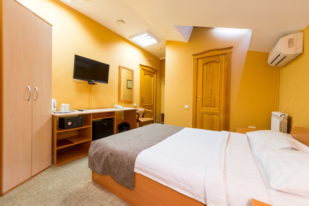 Menshikov Hotel
