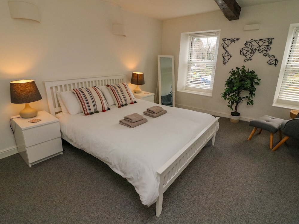 Bay Leaf Cottage view 4