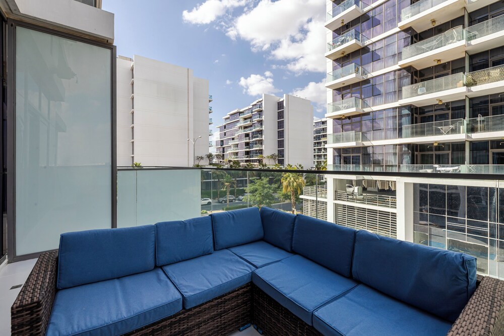 Studio Huge Balcony Loreto 1 Damac Hills