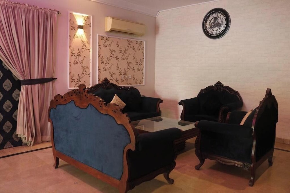 New Pak Guesthouse