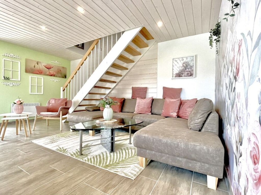 Meadow Piece of Modern Retreat