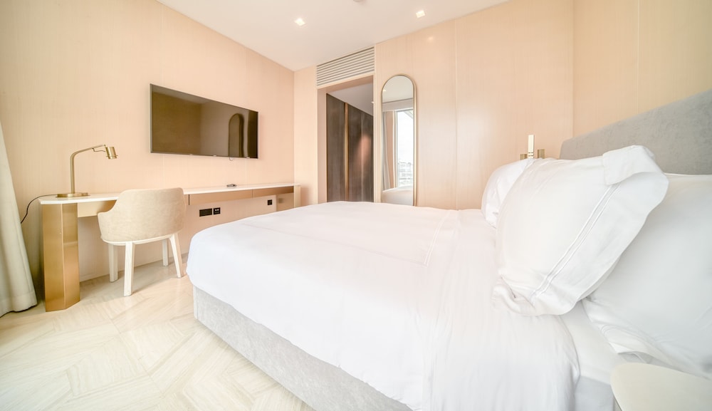 Five Palm Jumeirah Residences -Mint Stay