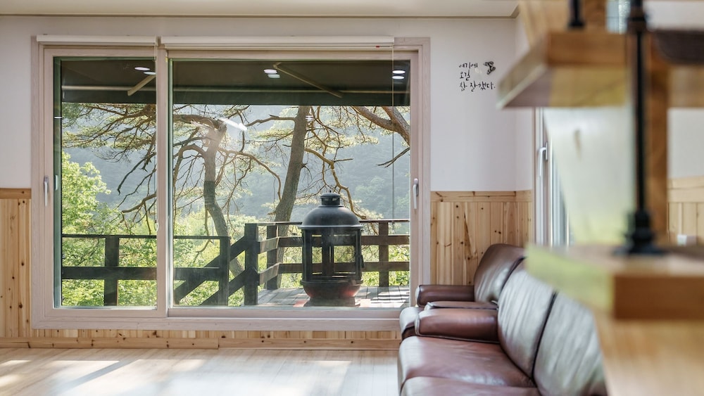 Gapyeong On The Hill Pool Villa