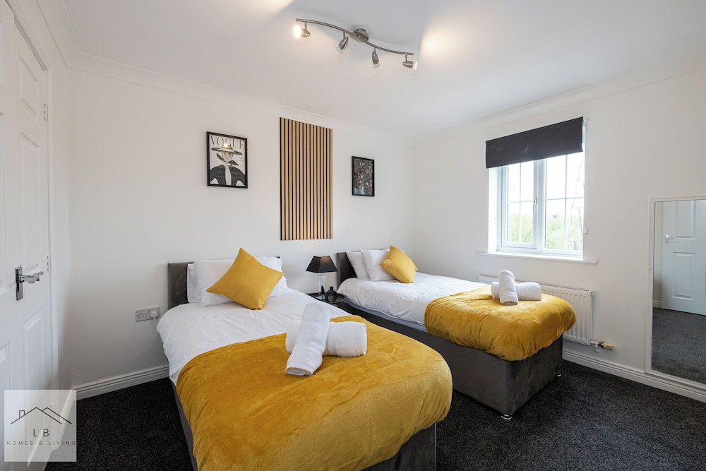 Comfy House - Sleeps 14 - 14 min to City Centre