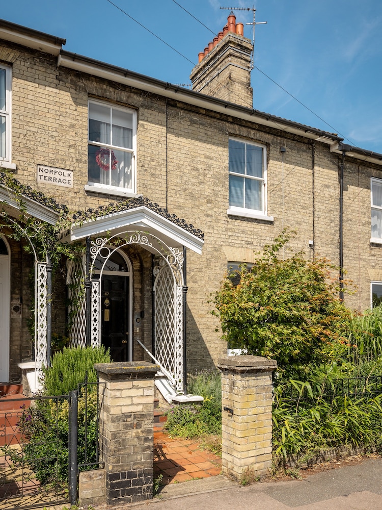 3Bd Victorian Townhouse Near Norfolk Broads 4A, 2C