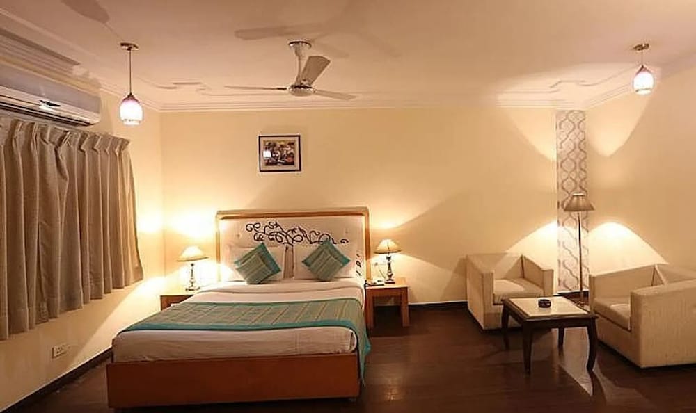 Hotel Impress By RMR Hotels
