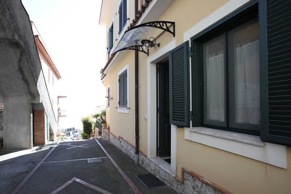Flat Near The Historic Centre With Private Parking view 4