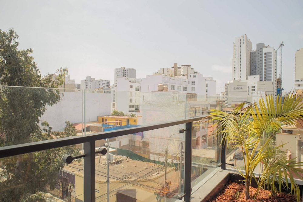 w Modern Cozy 3BR w Terrace in Miraflores