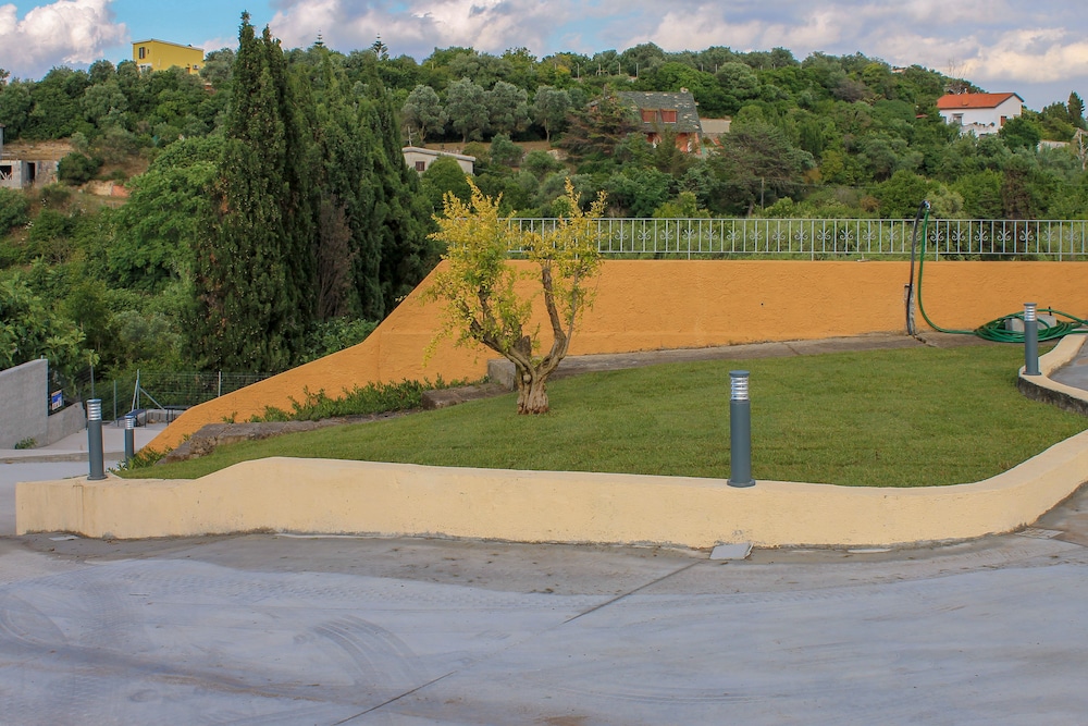 Villa Malvasio Pool and Jacuzzi Room Sassari