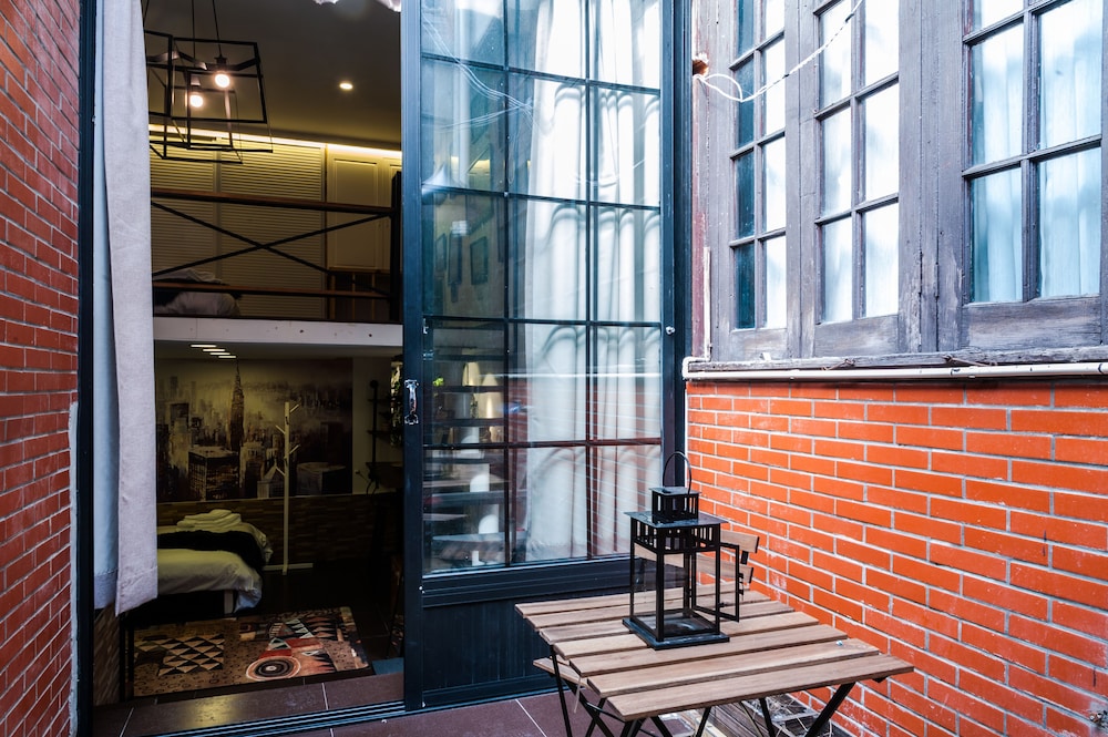 Qiyu Homestay - West Nanjing Road Branch