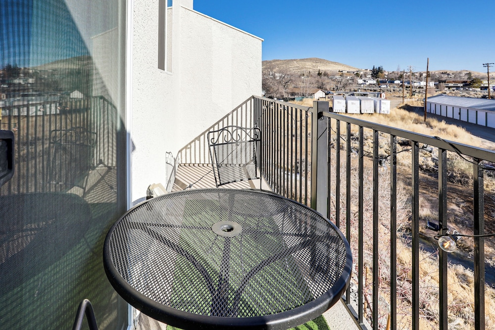 4 Mi to Dtwn: Family-friendly Townhome in Reno