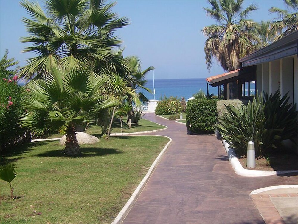 Cala Petrosa Resort