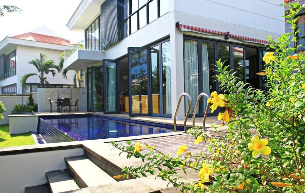 Ocean Villas Beach Resort