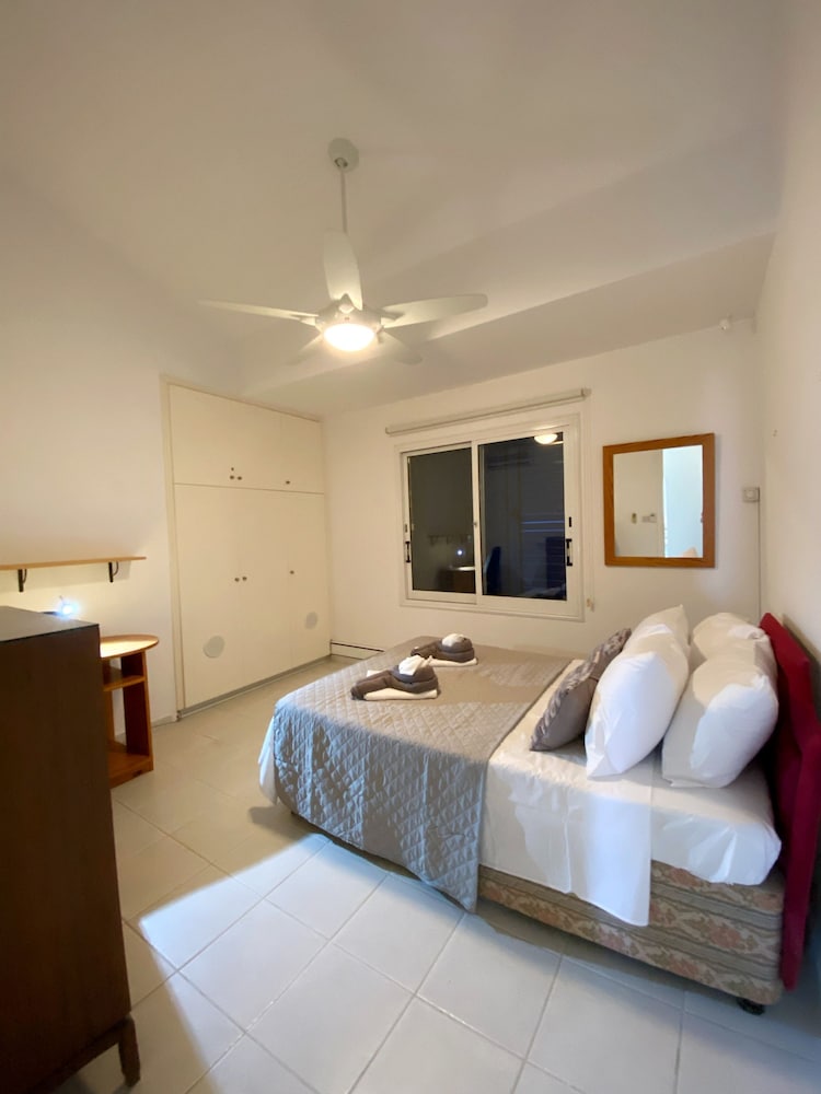102 PAP - Stay Helios House