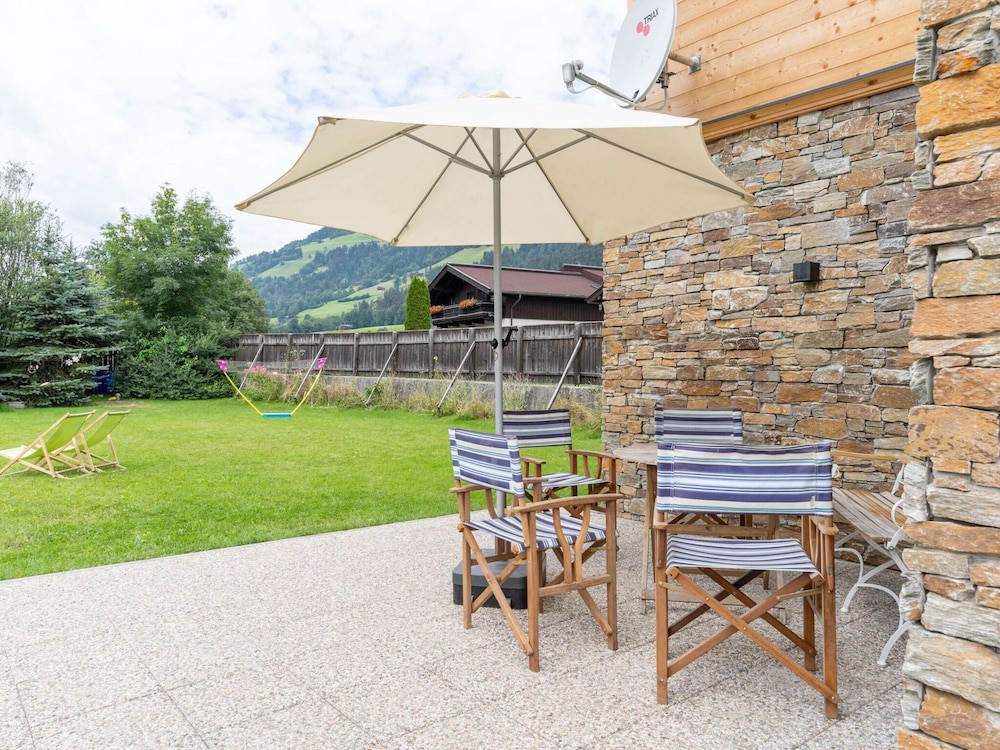 Central Apartment With Balcony, Terrace, Garden, Deckchairs