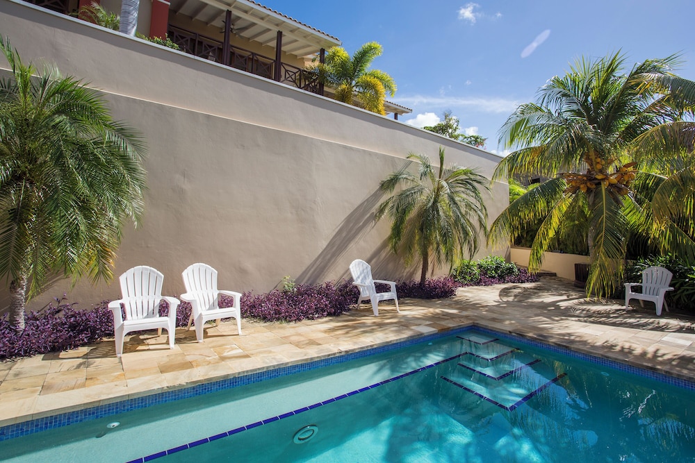 Spanish Water Apartments