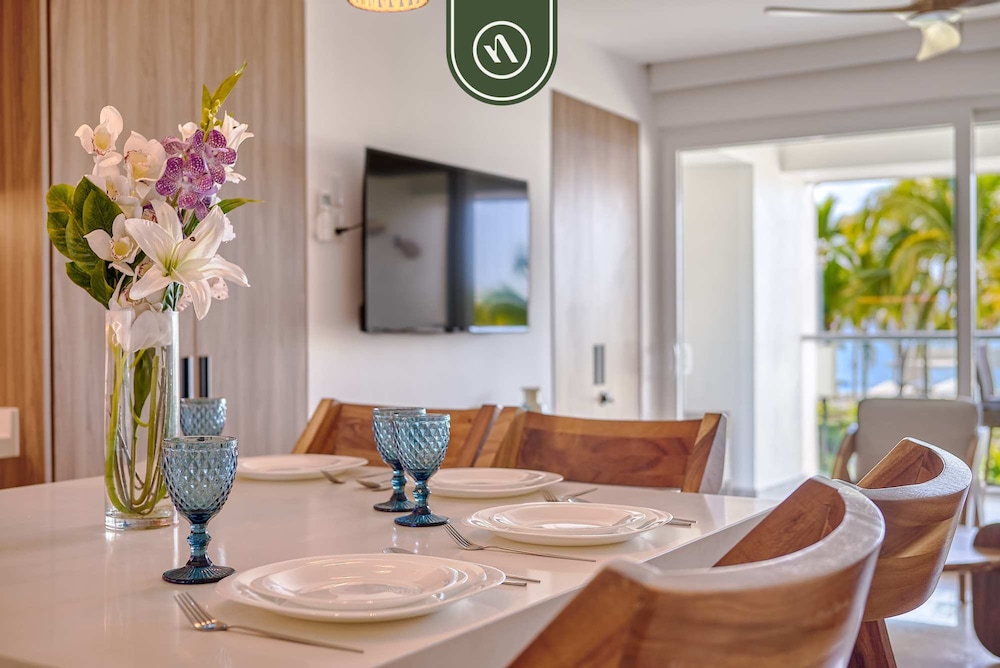 Oceanview 1 BR Condo - Beach - Multiple Pools