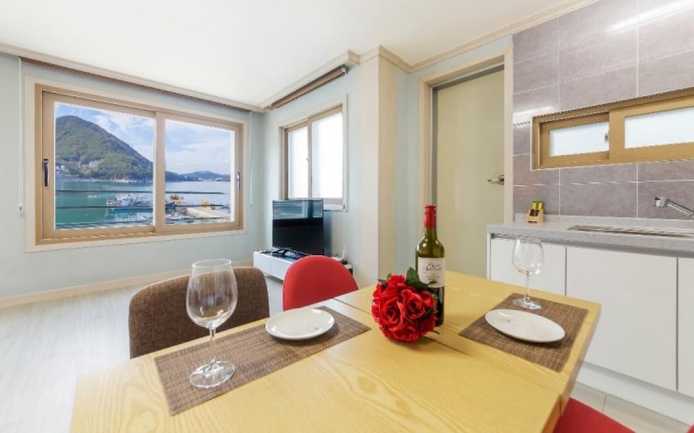 Yeosu Ocean View Pension view 5