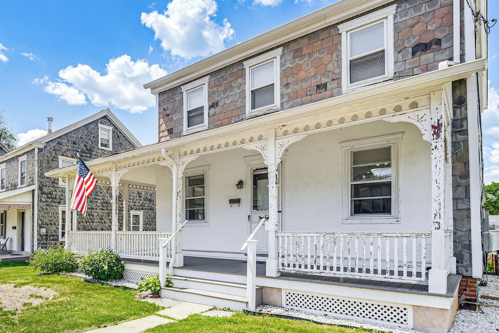 Near Nockamixon State Park: Telford Apt w/ Porch!