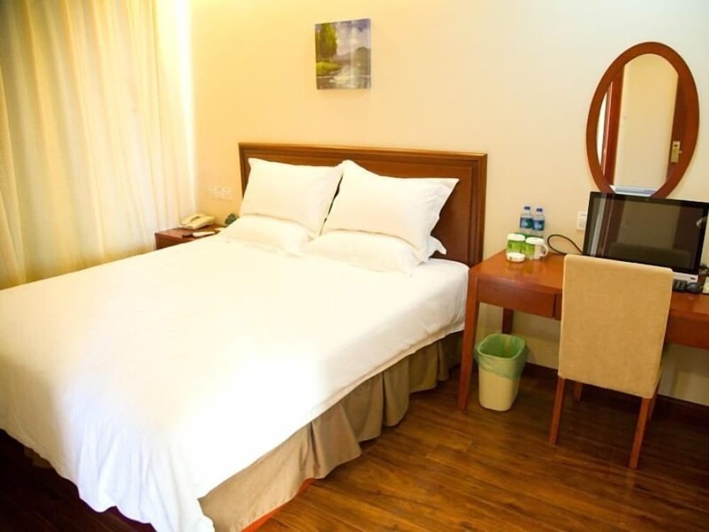 GreenTree Inn Jiangsu Suzhou Kunshan Huaqiao Household Building Materials City Shell Hotel