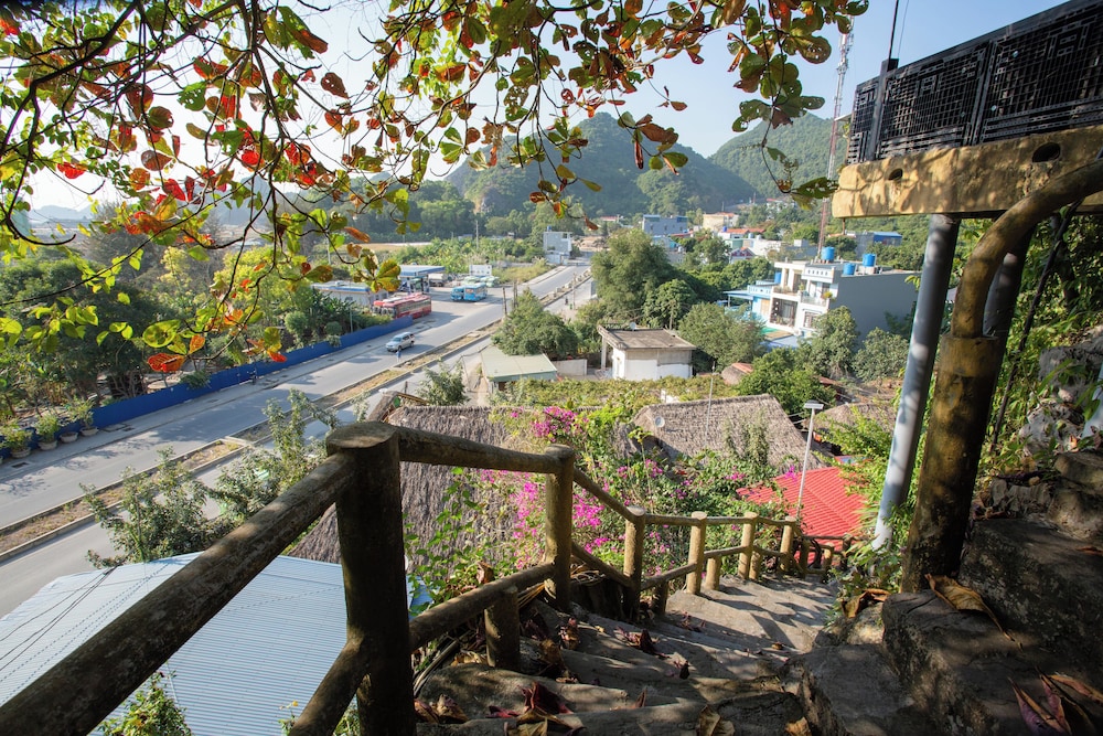 Cat Ba Mountain View