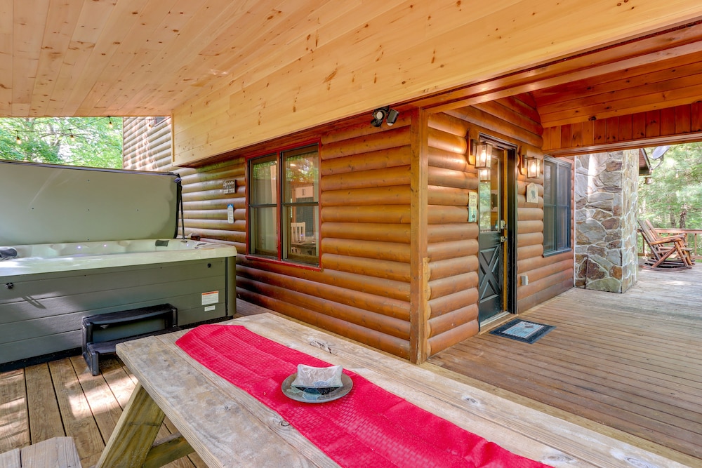Pet-friendly Cabin w/ Hot Tub in Mineral Bluff! view 5